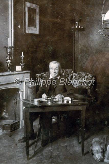 harmas fabre 03.JPG - Portrait de Jean-Henri FABRE (1823-1915)Harmas de FabreSérignan du Comtat, 84 France